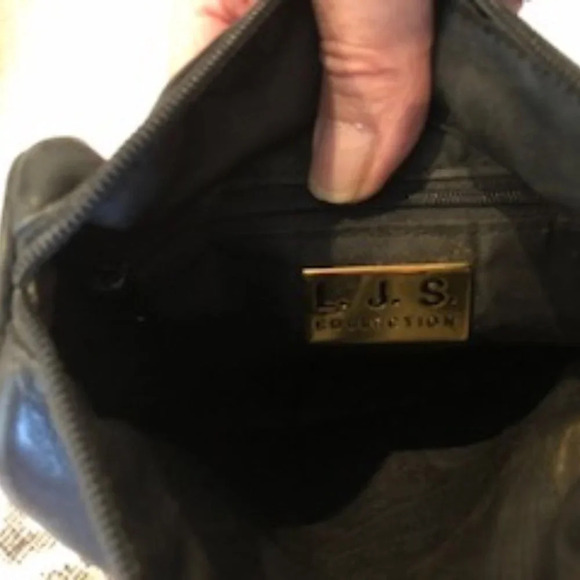 Vintage L.J.S. Collection Leather Shoulder Bag Black w Gold Metal Hardware Sz OS - Picture 4 of 5